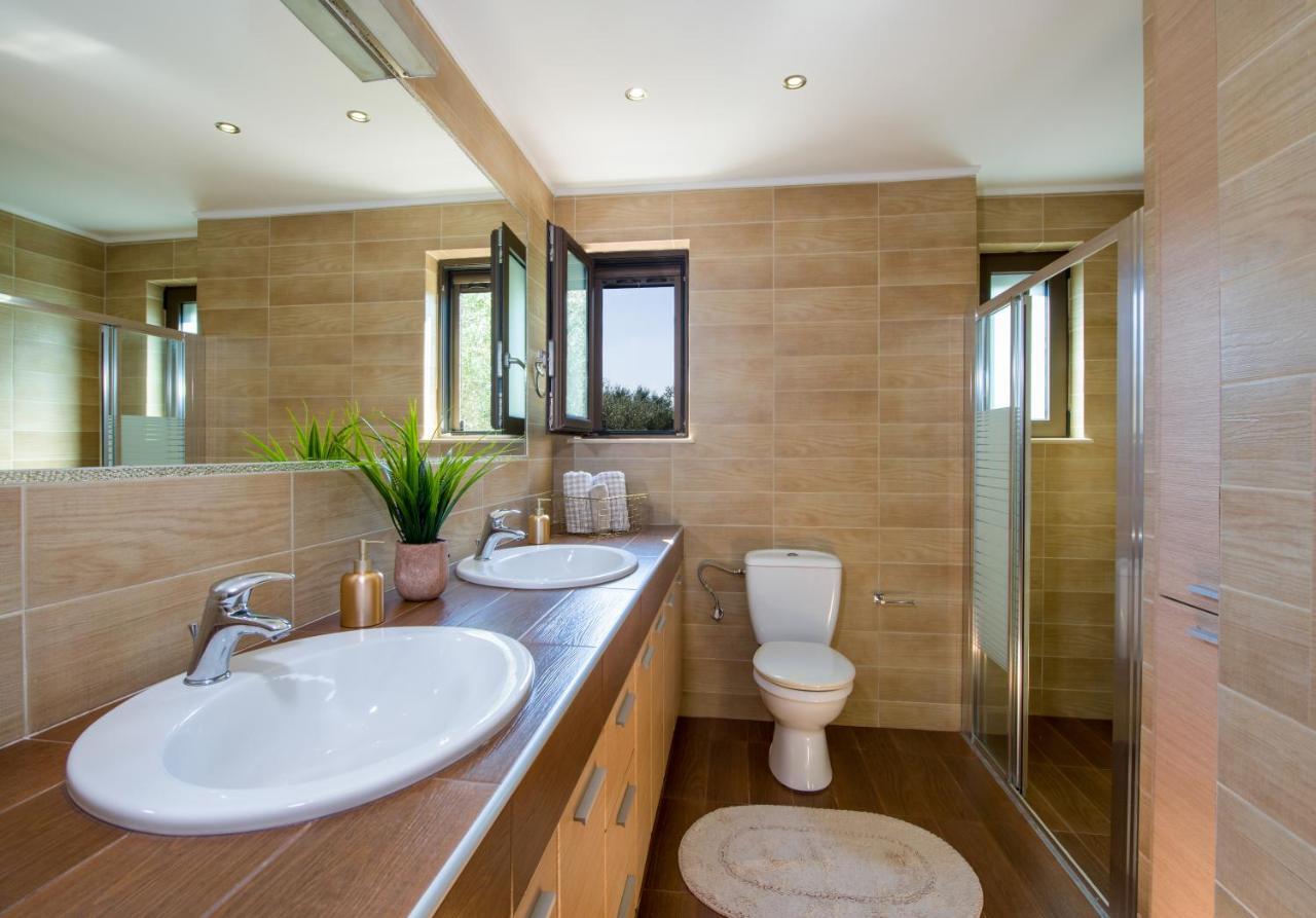 Villa Elisabeth View Gerani  Exteriér fotografie